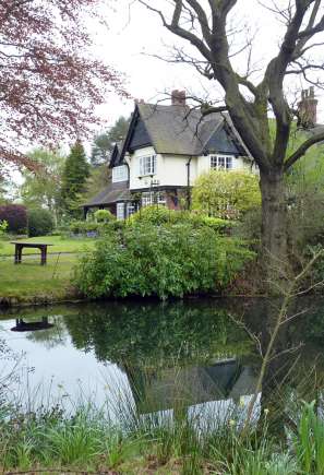 Meadowlands Mere (Mere Court Hotel)