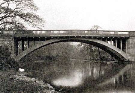 New (Crossfield Bridge), The Avenue, Lymm